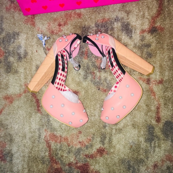•HP•LAST 1•IRON FIST|NIB|Peaches & Cream Heels • - Picture 8 of 8